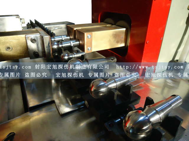產(chǎn)品名稱(chēng)：球頭銷(xiāo)專(zhuān)用熒光磁粉探傷機(jī)
產(chǎn)品型號(hào)：HCDG-2000
產(chǎn)品規(guī)格：熒光、二工位流水線(xiàn)
